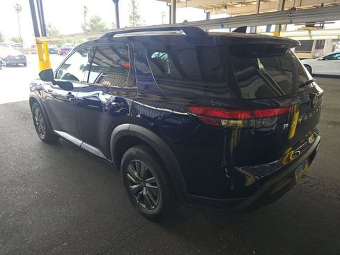 Used 2025 Nissan Pathfinder SV AWD/4WD image 4