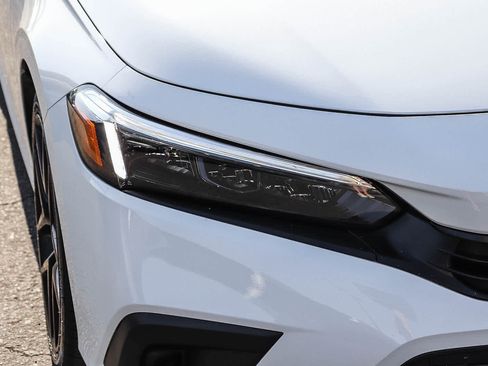 Used 2023 Honda Civic Sport image 4