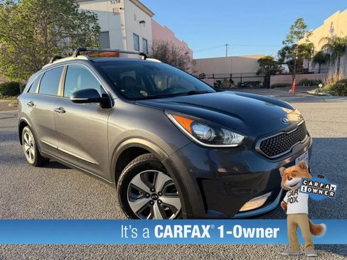 Used 2018 Kia Niro EX image 2