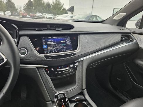 Certified 2025 Cadillac XT5 Premium Luxury image 6