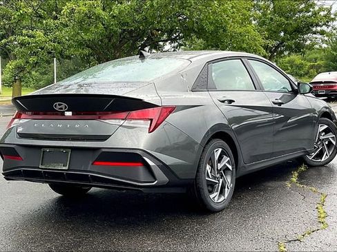 New 2025 Hyundai Elantra Sport image 15