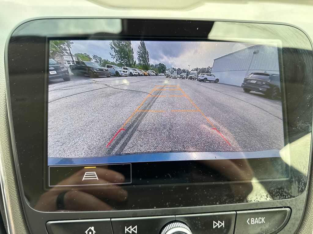 Used 2024 Chevrolet Malibu LT FWD image 20