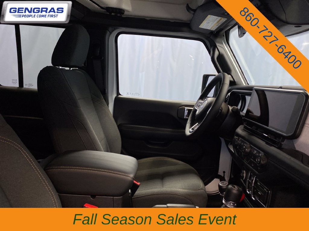 Used 2026 Jeep Wrangler Unlimited Sahara AWD/4WD image 42