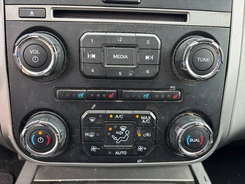 Used 2016 Ford Expedition EL XLT w/ Equipment Group 202A AWD/4WD image 33