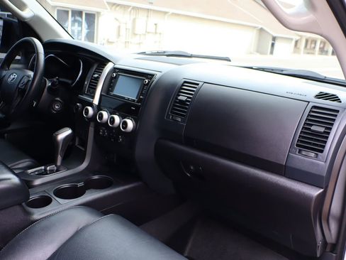 Used 2019 Toyota Sequoia TRD Sport w/ TRD Sport Premium Package image 17