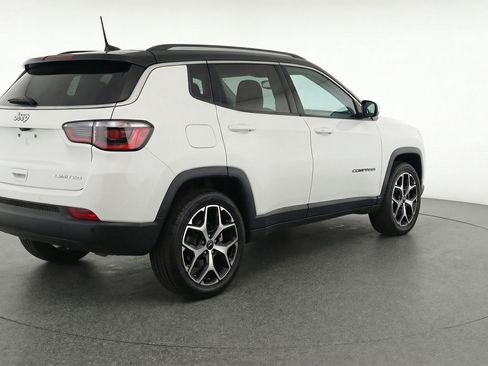 Used 2025 Jeep Compass Limited image 9