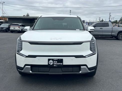 Used 2024 Kia EV9 Light RWD image 6