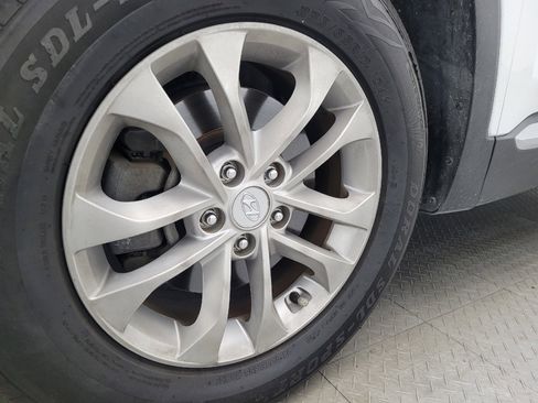 Used 2019 Hyundai Santa Fe SE image 31