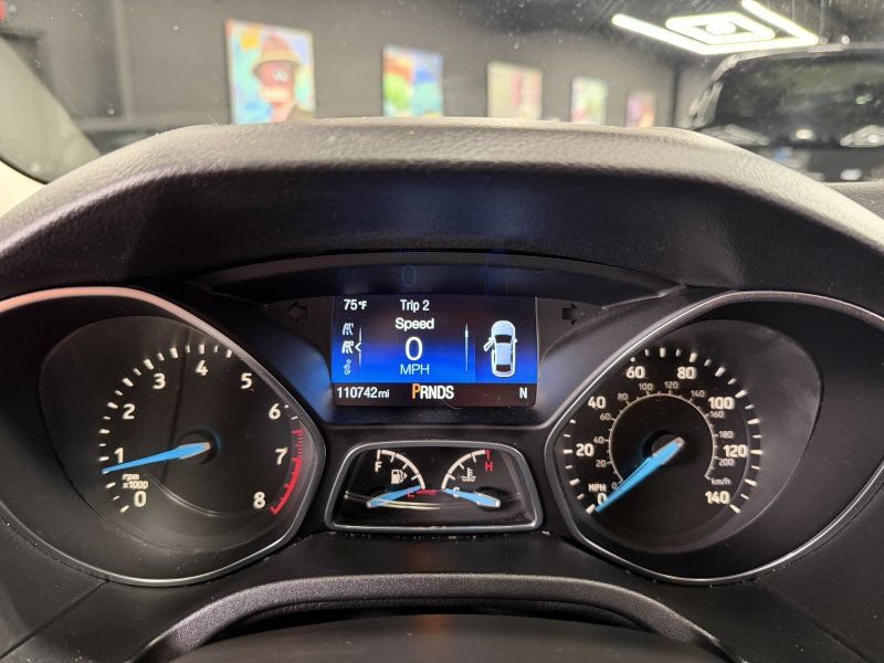 Used 2015 Ford Focus SE w/ SE Sport Package FWD image 11