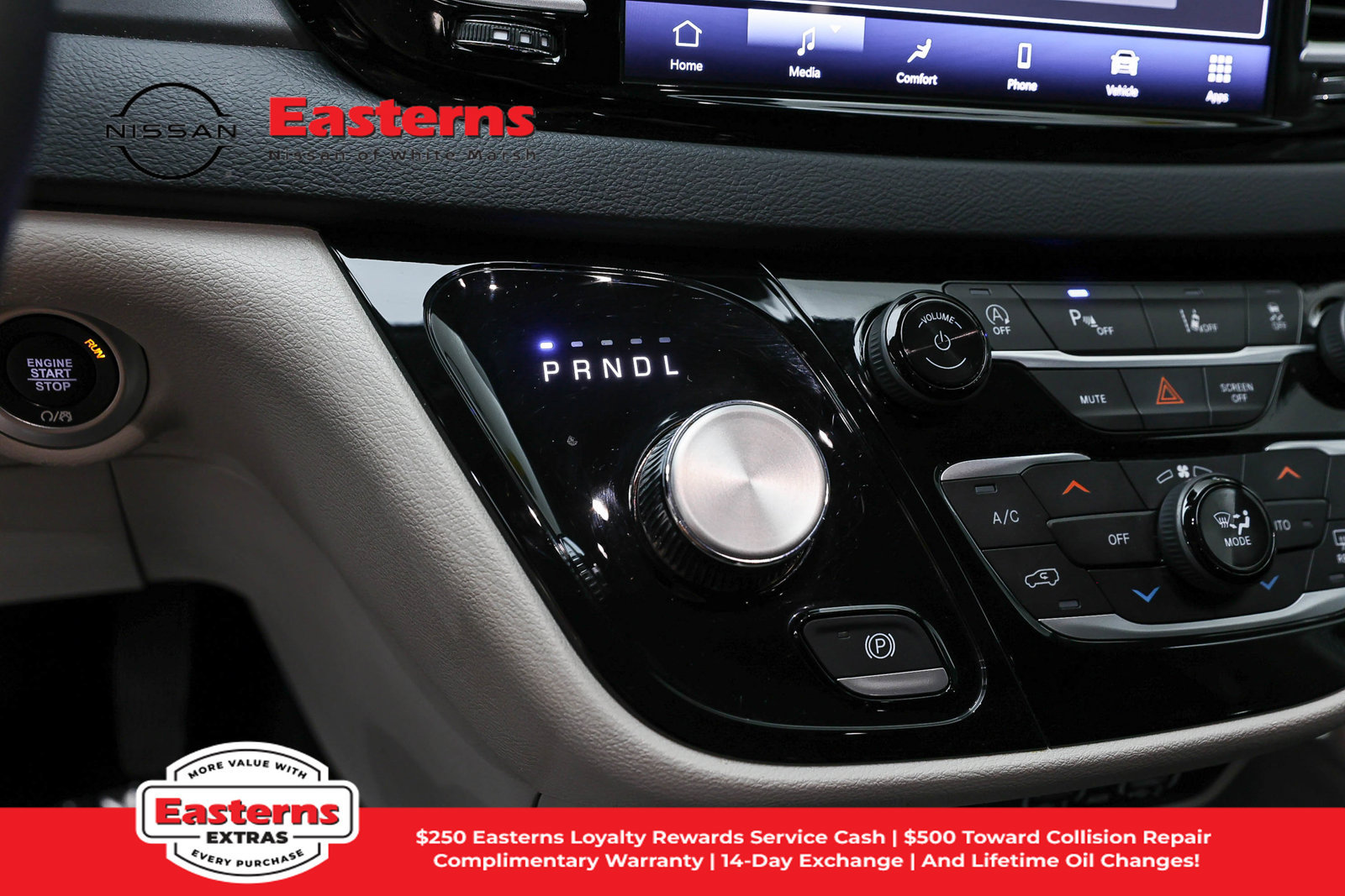 Used 2024 Chrysler Pacifica Touring-L FWD image 13