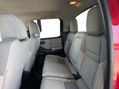 Used 2025 Nissan Frontier SV RWD image 11