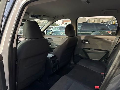 Used 2021 Nissan Rogue SV image 13