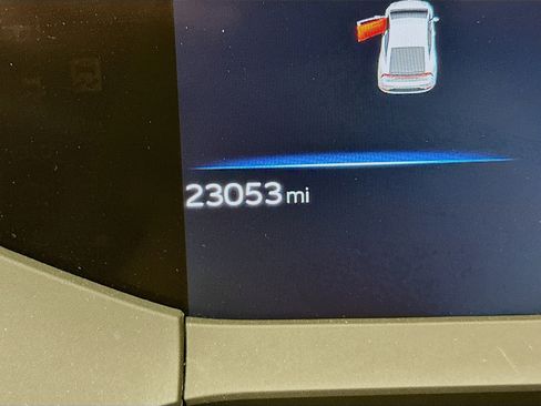 Used 2024 Toyota Prius LE image 19