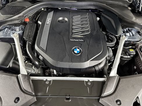 Used 2022 BMW 540i xDrive w/ Premium Package image 27