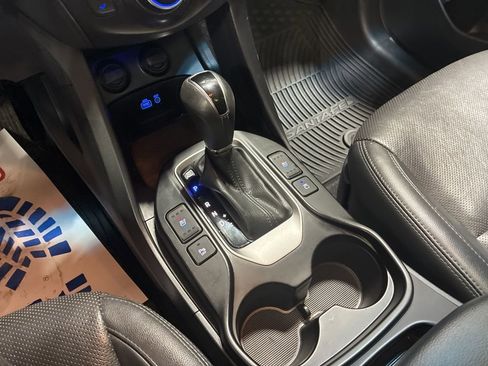 Used 2017 Hyundai Santa Fe Limited w/ Cargo Package image 28