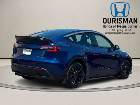 Used 2022 Tesla Model Y Long Range AWD/4WD image 3