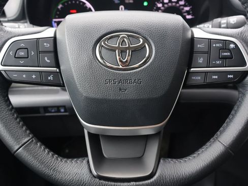 Used 2021 Toyota Sienna XLE image 14