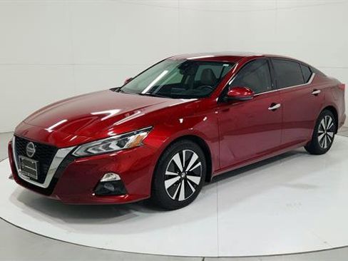 Used 2019 Nissan Altima 2.5 SV image 3