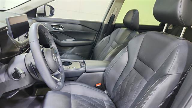Certified 2024 Nissan Rogue Platinum w/ Platinum Premium Package FWD image 11