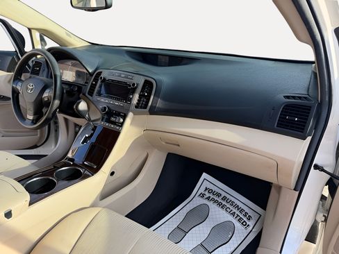 Used 2012 Toyota Venza LE w/ LE Convenience Pkg FWD image 8
