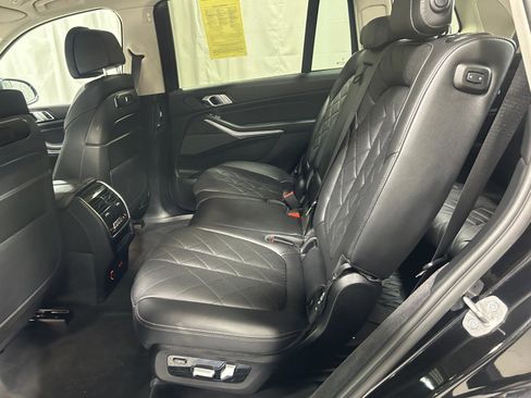 Used 2023 BMW X7 xDrive40i w/ Premium Package image 15