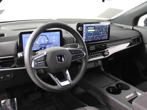 Used 2024 Honda Prologue EX image 6