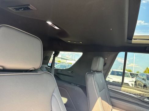 Used 2024 GMC Yukon Denali w/ Advanced Technology Package AWD/4WD image 20