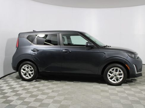Used 2023 Kia Soul LX w/ Option Group 015 FWD image 29