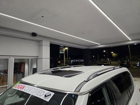 Used 2023 Nissan Armada SL w/ Captain's Chairs Package image 13