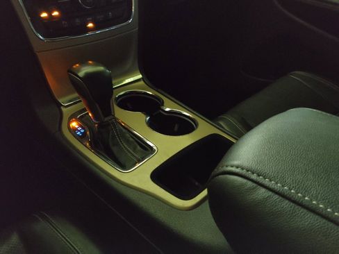 Used 2016 Jeep Grand Cherokee Limited w/ Luxury Group II RWD image 26