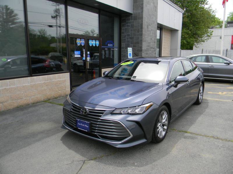 Used 2019 Toyota Avalon XLE w/ Moonroof Package FWD image 4