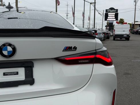 Used 2021 BMW M4 Competition w/ Executive Package RWD image 9