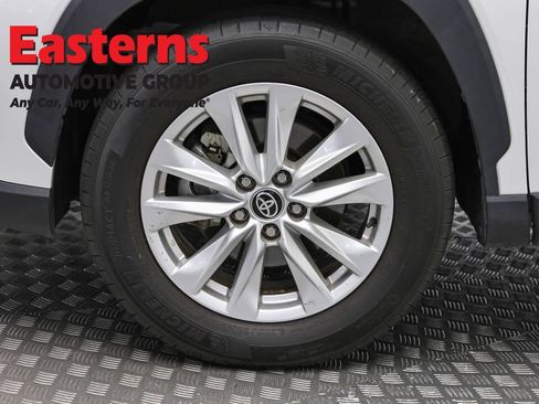 Used 2022 Toyota Corolla Cross LE FWD image 31