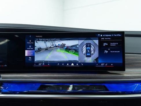 Certified 2023 BMW 760i xDrive w/ Executive Package image 18