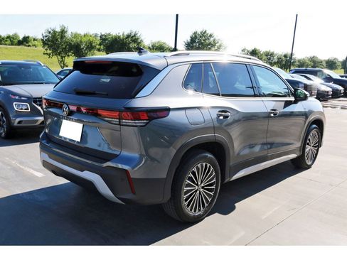 Used 2025 Volkswagen Tiguan S FWD image 8