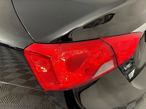 Used 2019 Chevrolet Impala LT FWD image 23