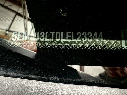 Used 2020 Lincoln Navigator L Reserve w/ Equipment Group 208A Reserve image 29