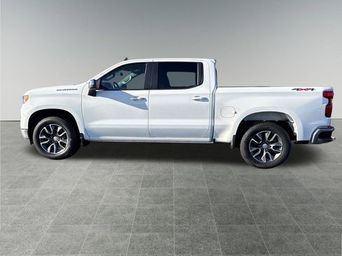 Used 2022 Chevrolet Silverado 1500 LT image 2