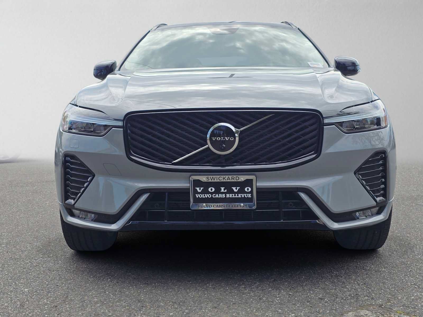 Used 2026 Volvo XC60 B5 Plus w/ Climate Package AWD/4WD image 8