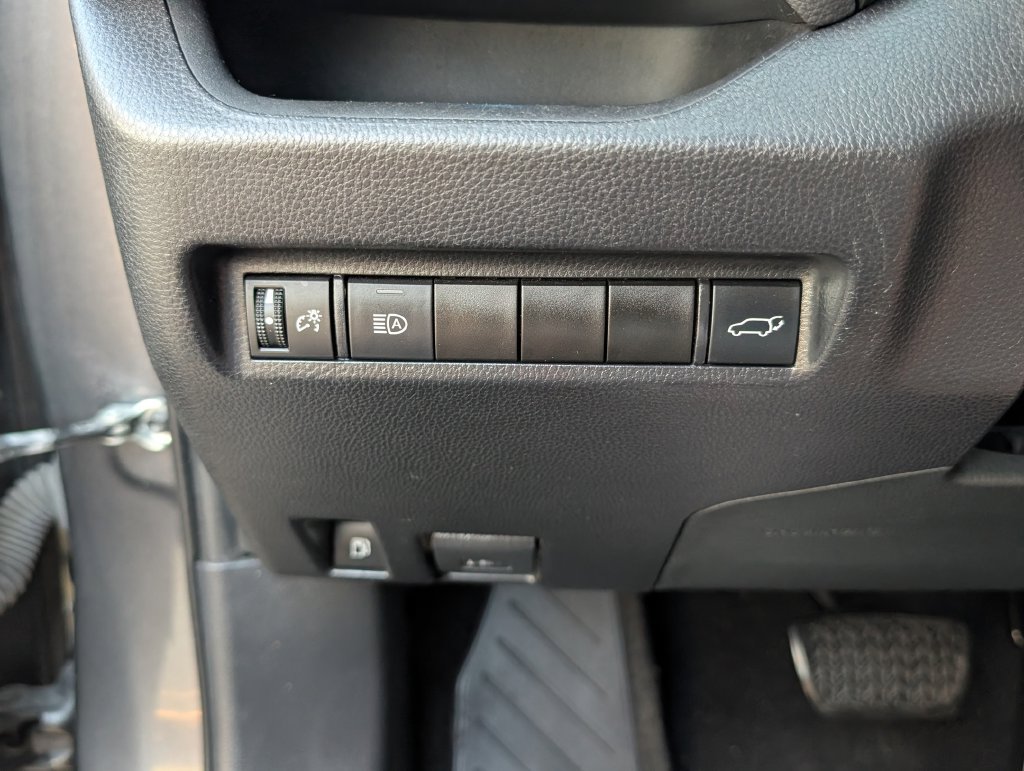 Used 2019 Toyota RAV4 XSE AWD/4WD image 13