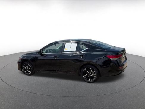 Used 2025 Nissan Sentra SV FWD image 8