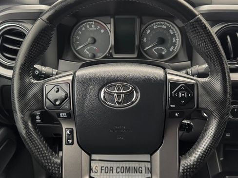 Used 2016 Toyota Tacoma TRD Off-Road w/ Towing Package image 18