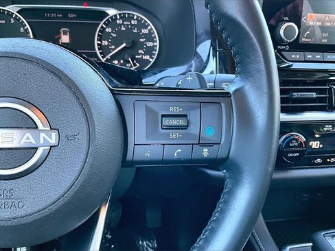 Certified 2022 Nissan Pathfinder SV image 12