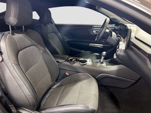 Used 2025 Ford Mustang Coupe image 24