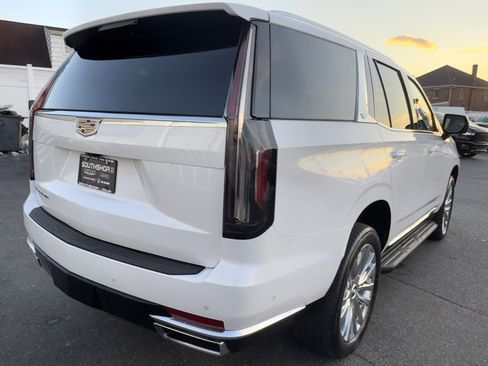Used 2023 Cadillac Escalade Premium Luxury image 7