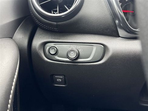 Used 2024 Chevrolet Blazer LT image 17