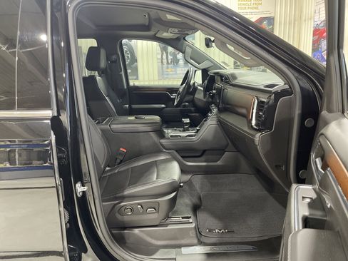 Used 2024 GMC Sierra 1500 Denali w/ Technology Package AWD/4WD image 20