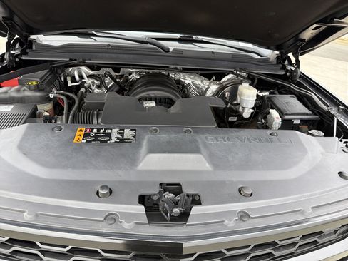 Used 2017 Chevrolet Suburban LT image 36