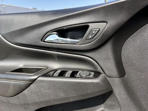 Used 2022 Chevrolet Equinox Premier w/ LPO, Cargo Package FWD image 19