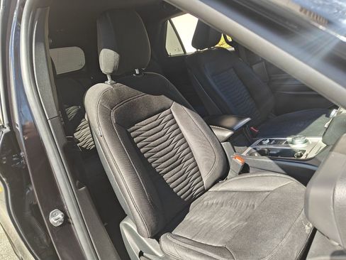 Used 2020 Ford Explorer XLT w/ Comfort Package AWD/4WD image 18